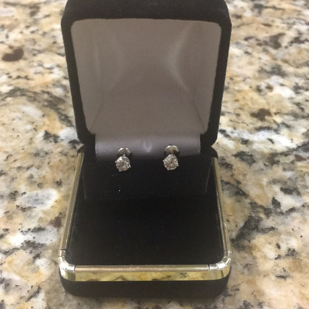 1/3 carat diamond earrings